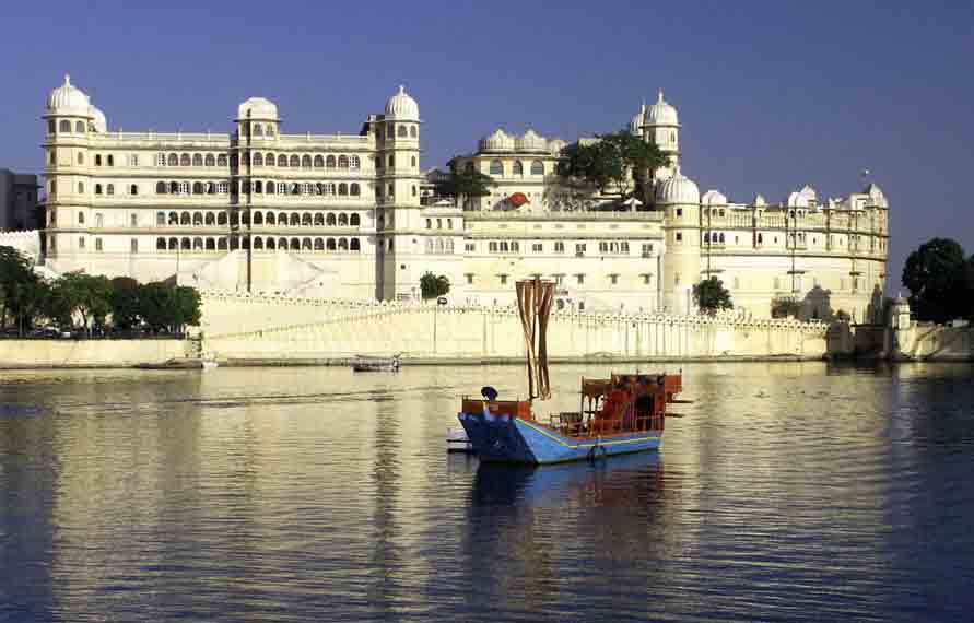 Golden Triangle Tour with Udaipur | Udaipur Tour Packages